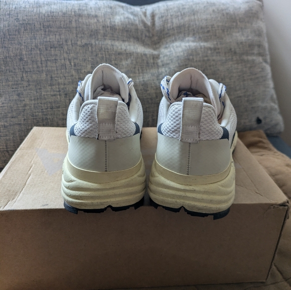 Women's Veja Dekkan gently used - Picture 4 of 5